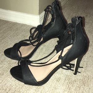 Knee tie heels